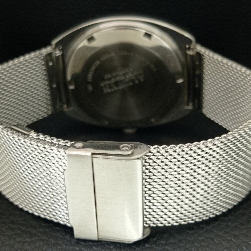Vintage 1983 Allwyn Manual Mens Silver Watch W/Metal Strap & Blue accents - Picture 2 of 9